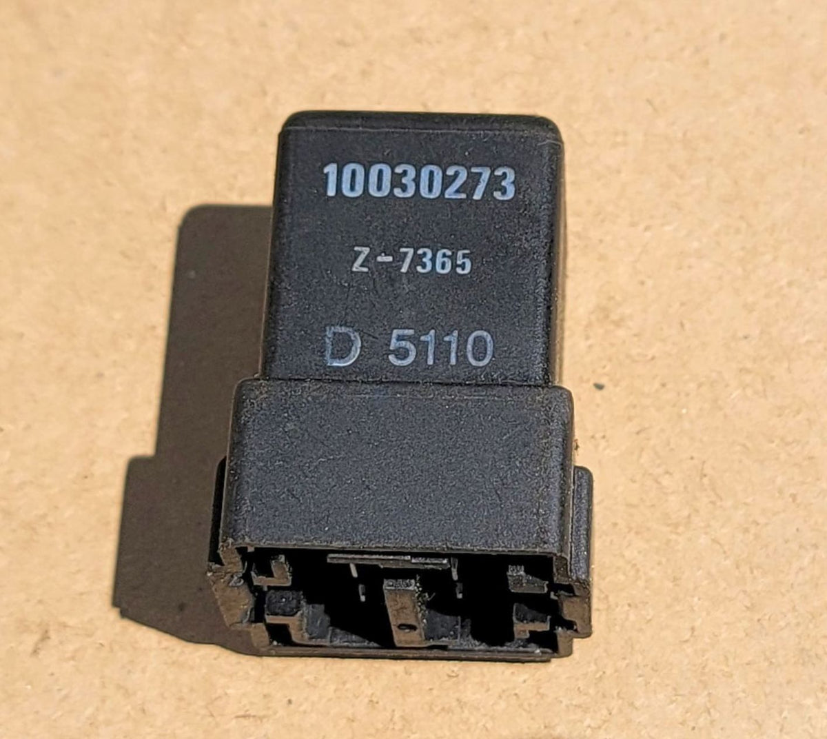 FLAT STATION inc 1984-1992 Corvette Factory Power Antenna Relay GM# 10030273