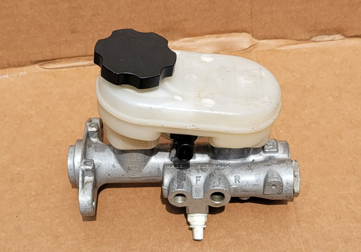 19921994 CORVETTE FACTORY PBR MASTER CYLINDER + RESERVOIR GREAT CONDI