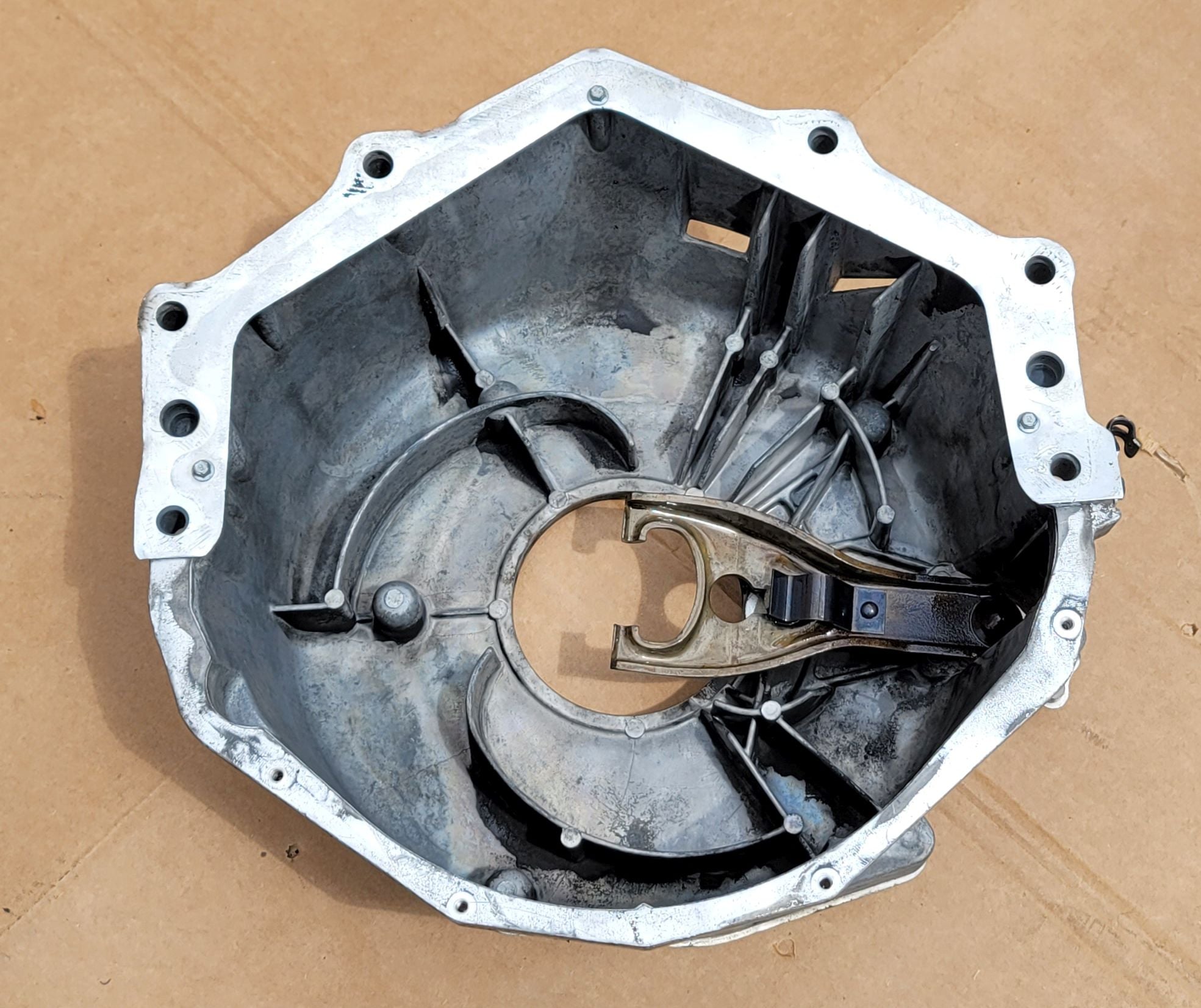 しょう　904545 1991-1996 Corvette C4 ZF 6 Speed Bellhousing Bell Housing + Fork