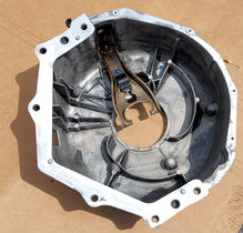 売れ筋がひクリスマスプレゼント！ 1989-1996 Corvette + Housing Bell Bellhousing Speed 6 ZF C4 靴